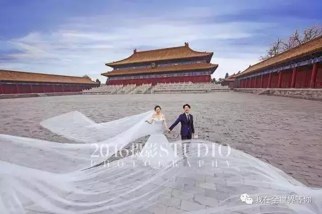 婚纱照红色风格_红色婚纱照布置场景效果图_婚纱照红色背景素材