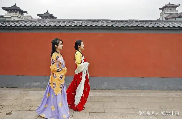 婚纱照花景内景图_婚纱景照花景图内容怎么写_婚纱风景照